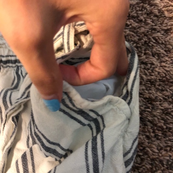 H&M paper bag shorts - Picture 3 of 3